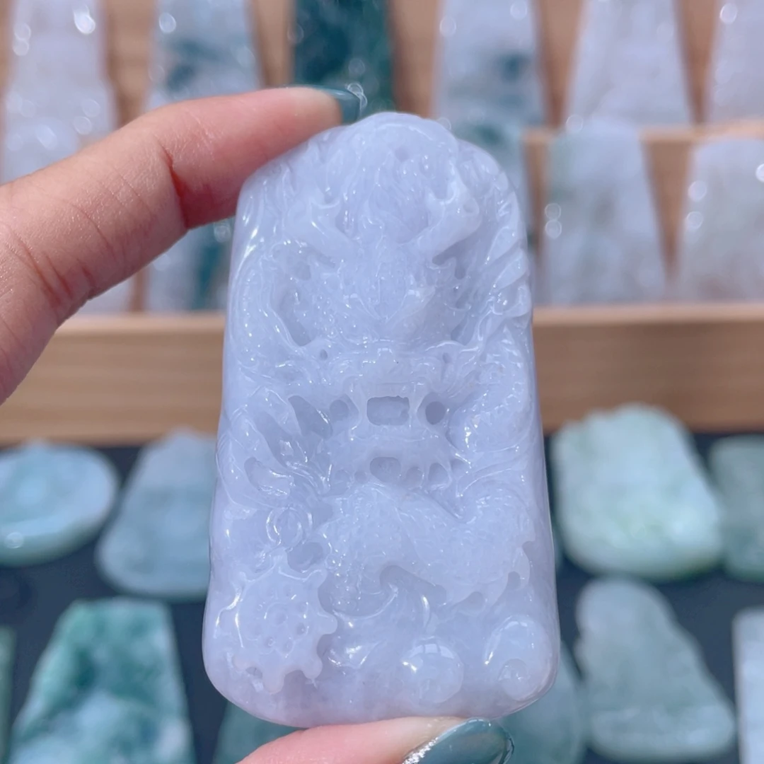 颈饰未镶嵌翡翠龙牌