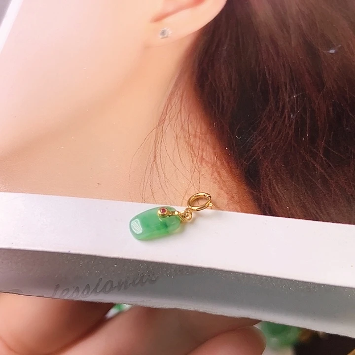 翡翠18K金镶嵌颈饰愛*项坠