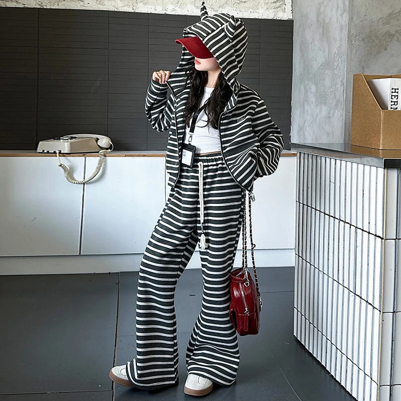 休闲运动条纹时尚套装女童春季搭配整套耳朵连帽上衣微喇裤两件套