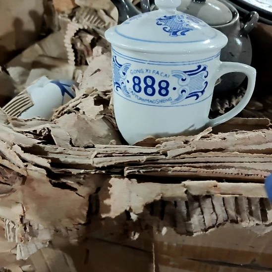 绿泥盘子碗茶壶啥都有