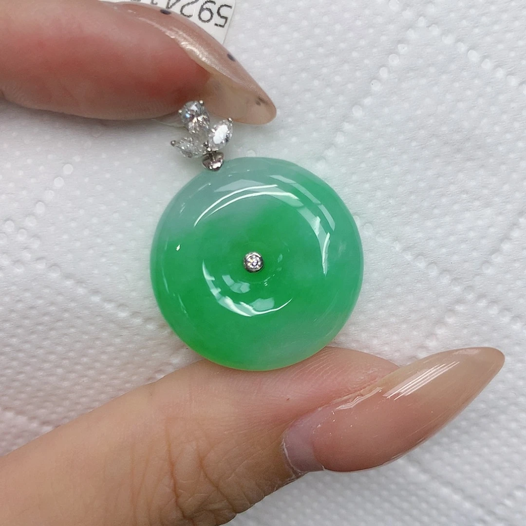 颈饰18K金镶嵌翡翠