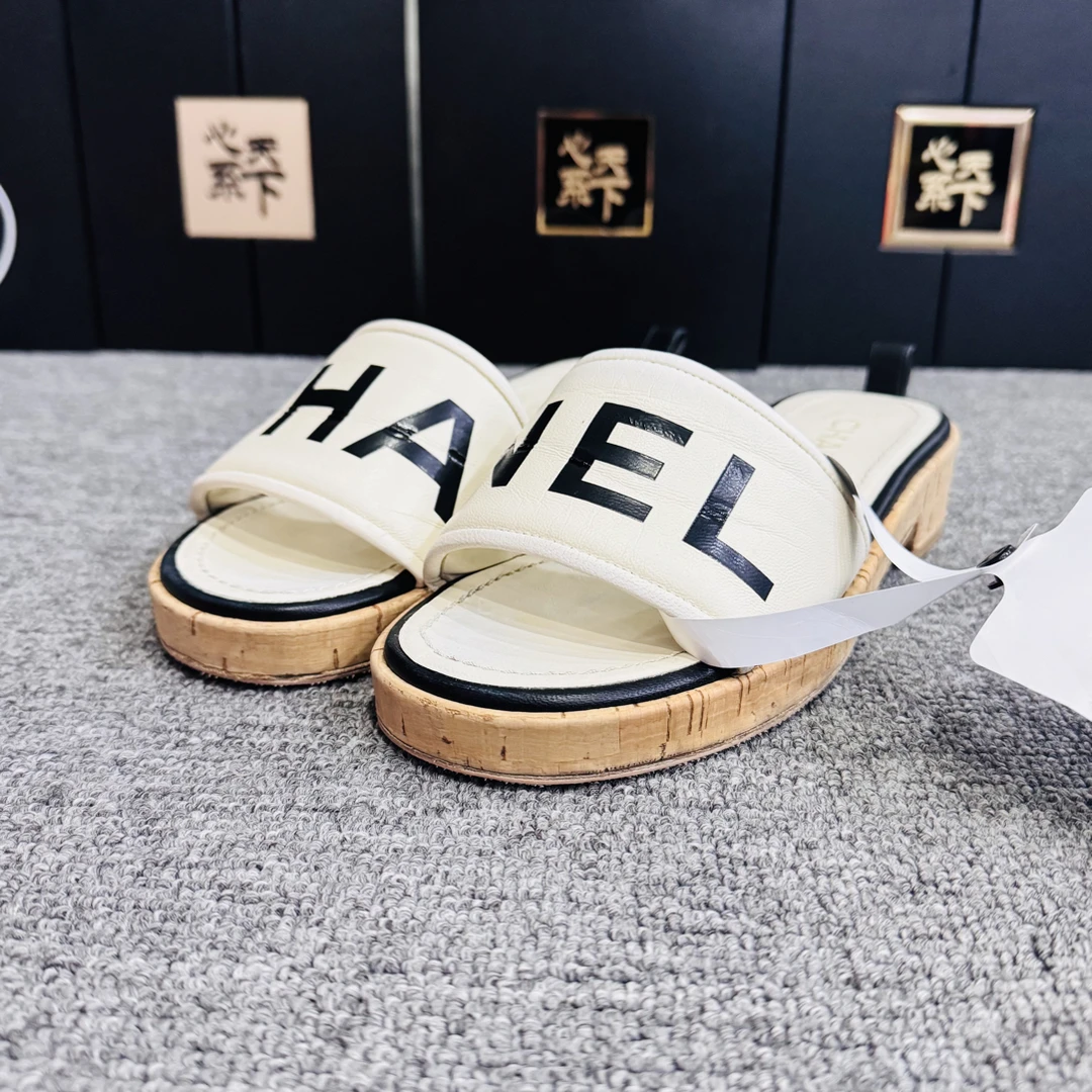 95新 Chanel/香奈儿 黑白logo木底拖鞋36.5码YSC3262