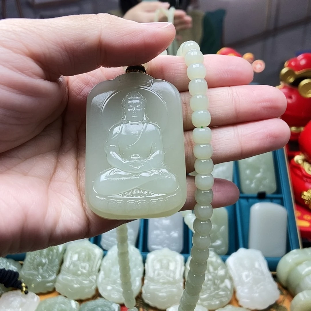 和田玉颈饰未镶嵌梦***碎