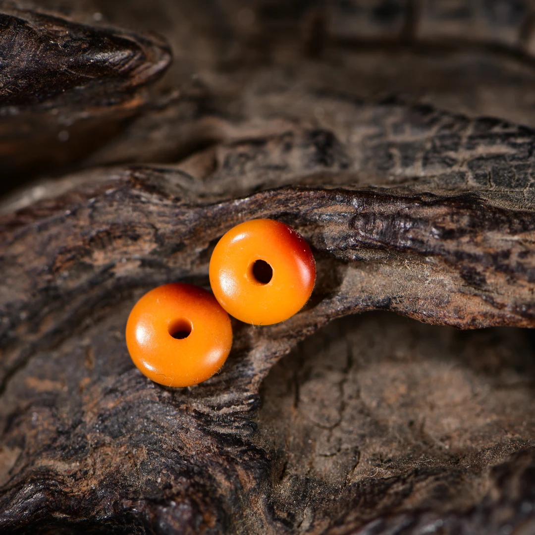 88545 主播推荐藏收级别 原红色隔片0.8一对 骨质工艺品