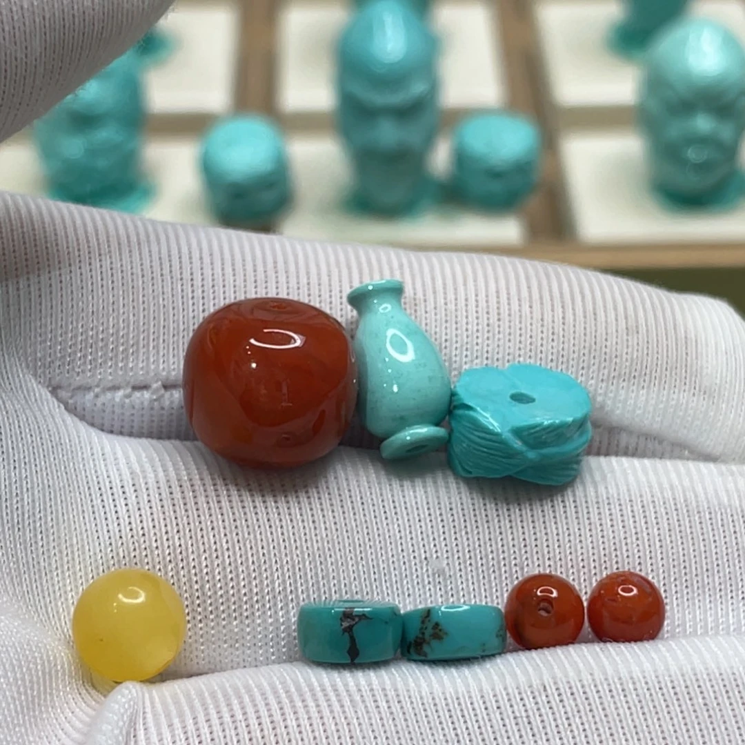 郑***好未镶嵌绿松石颈饰