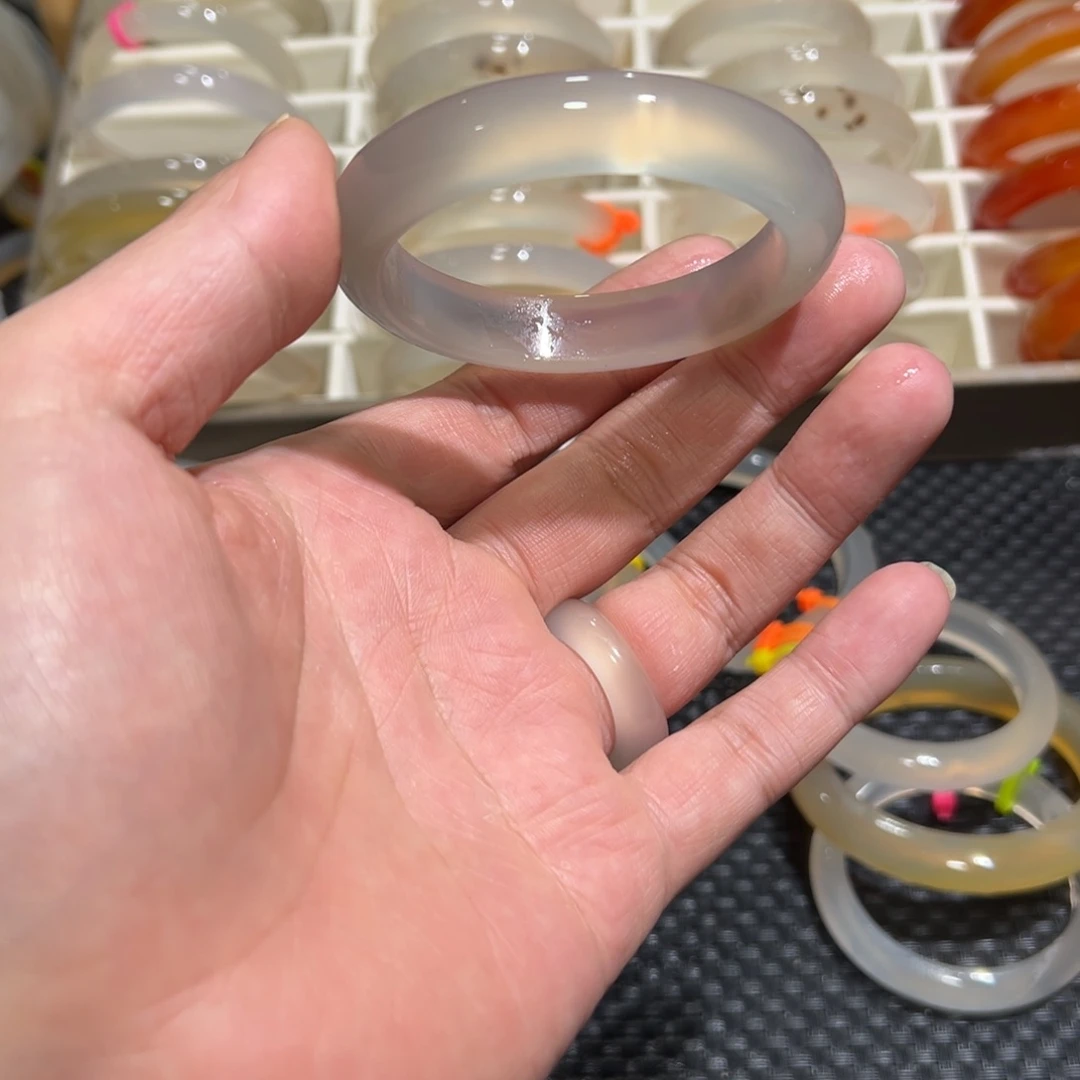 玛瑙/玉髓未镶嵌手镯5455圈有包容3.7