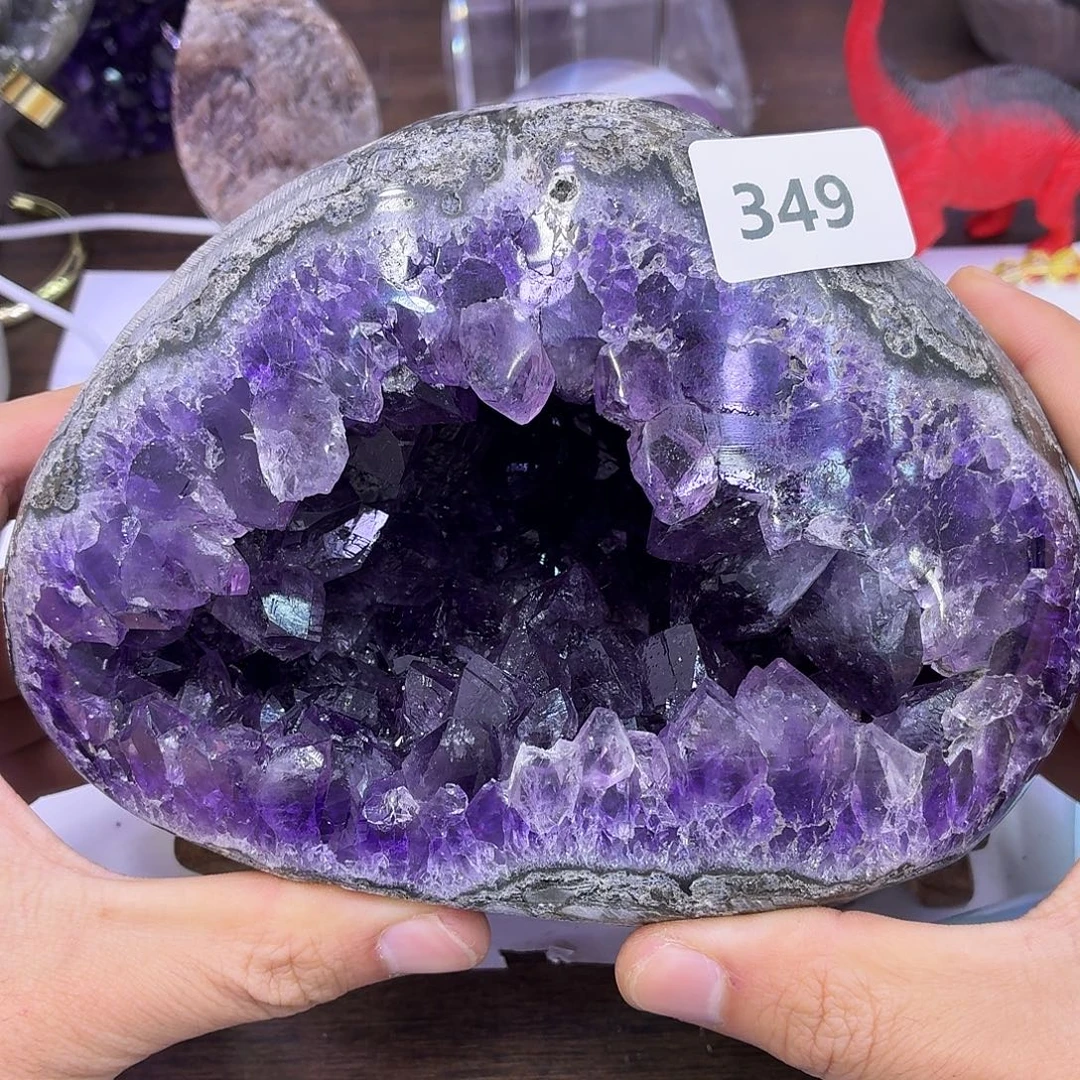 紫晶未镶嵌大型摆件（非配饰）
