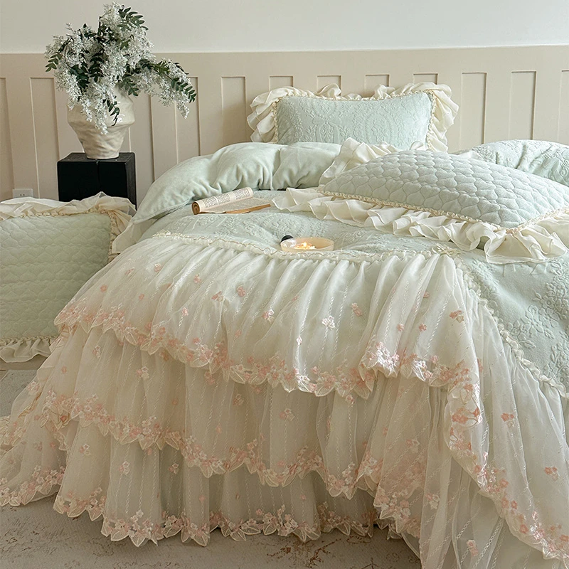 全消光雕花牛奶绒韩式公主风蕾丝花边床盖四件套冬季防寒绒面被套