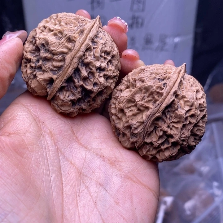 文玩核桃把件云南野生铁核桃140号43mm