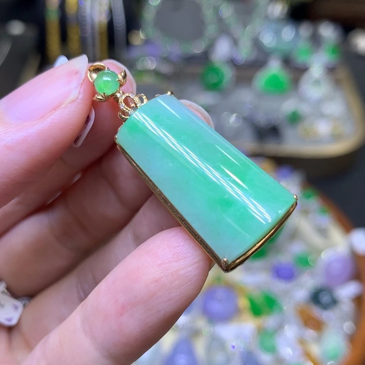 翡翠18K金镶嵌颈饰翡翠吊坠项链