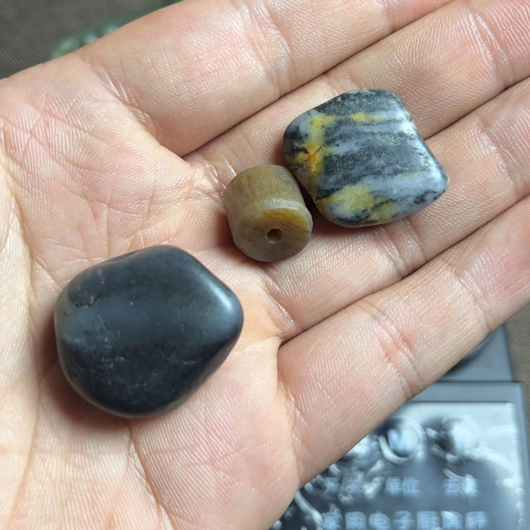 和田玉（糖玉）未镶嵌珠宝奇石