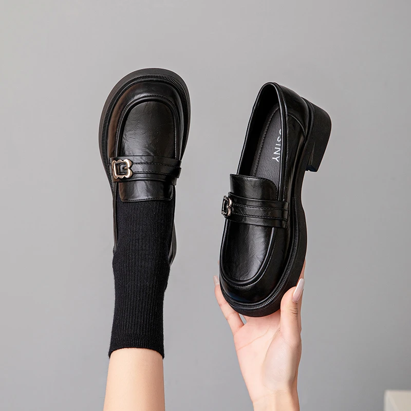 卓诗尼2025年春季新款乐福鞋软底圆头平底皮鞋复古时尚502A24051