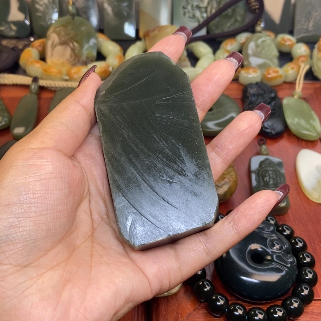 用***5岫岩老玉（透闪石质玉）未镶嵌把件