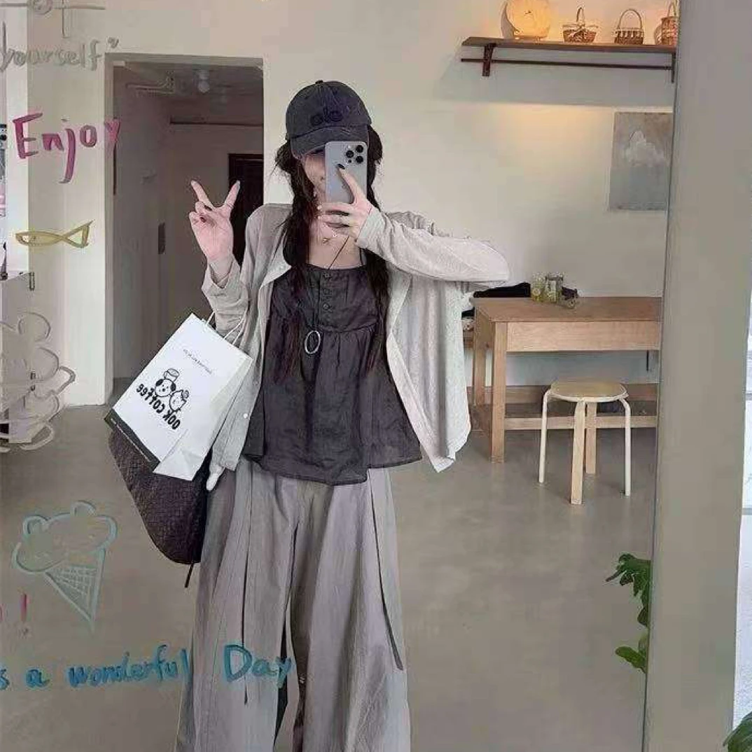 韩系穿搭开衫减龄背心吊带高腰阔腿休闲裤组合