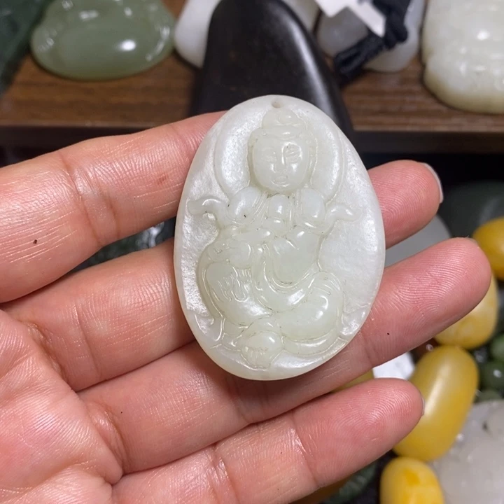 和田玉未镶嵌车挂