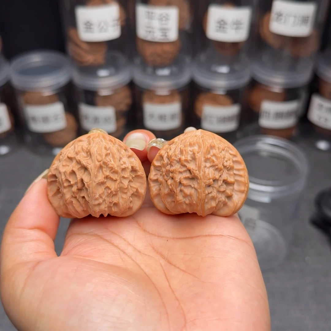 文玩核桃把件三角白