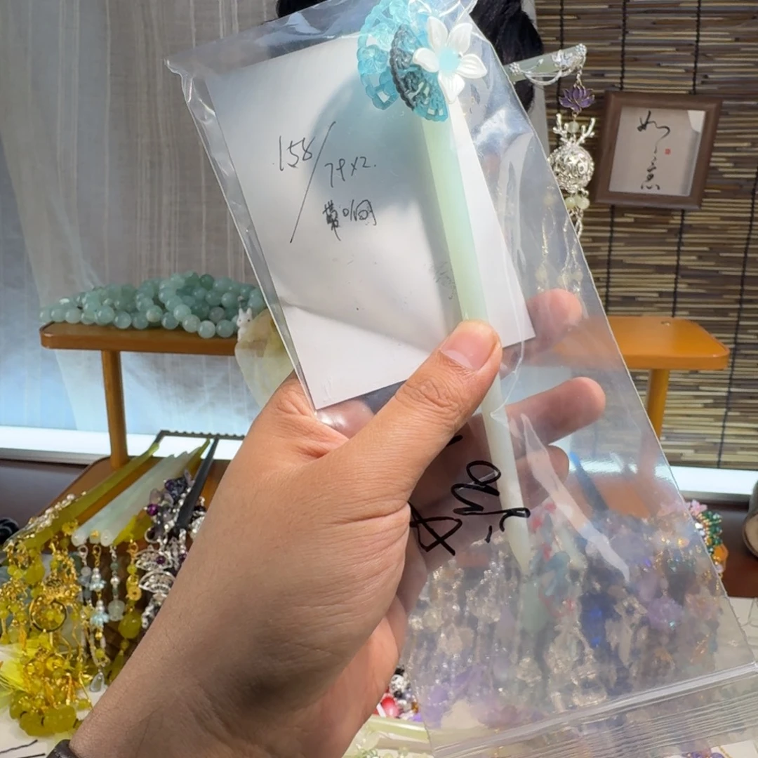 落***雨蛇纹石玉合金发饰