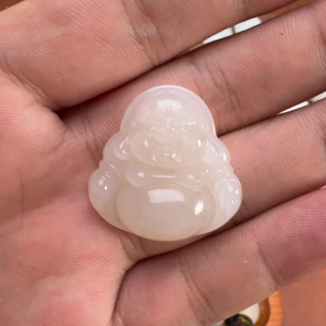 灯***暗颈饰未镶嵌和田玉（糖玉）