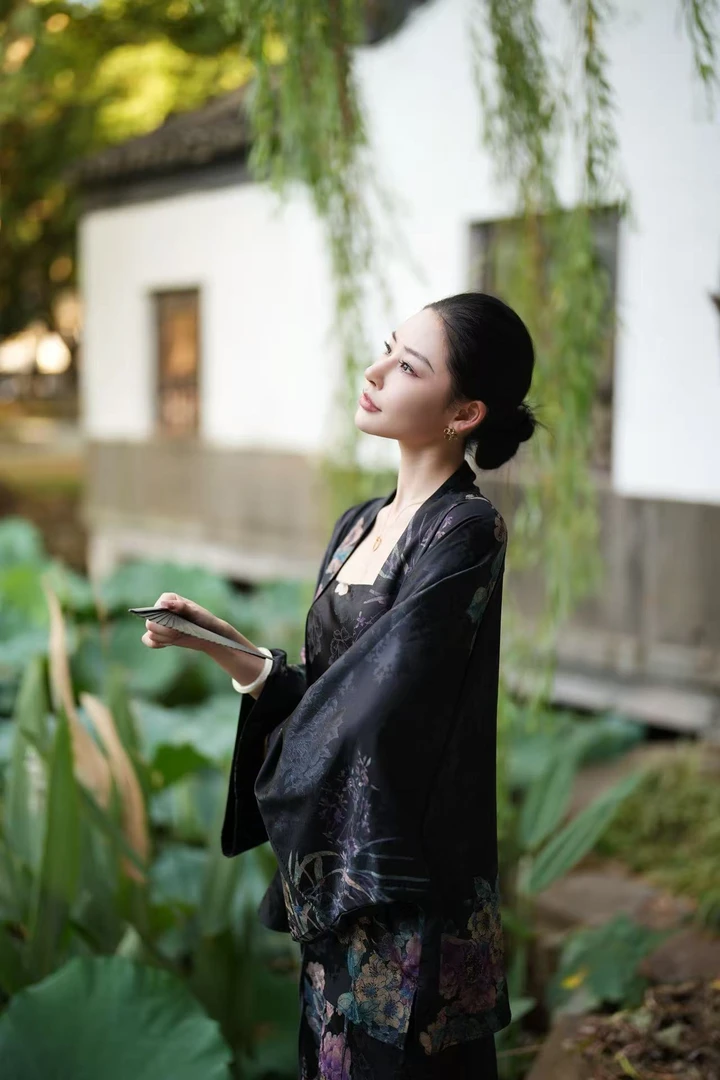 气质法式轻熟性感御姐开叉花色吊带连衣裙细麻设计感开衫两件套装