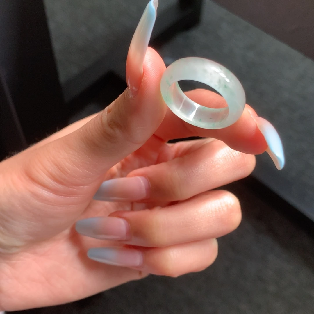 石英质玉手镯未镶嵌奶****忌