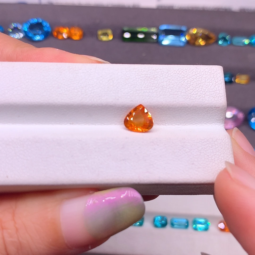 石榴石（芬达石）裸石未镶嵌