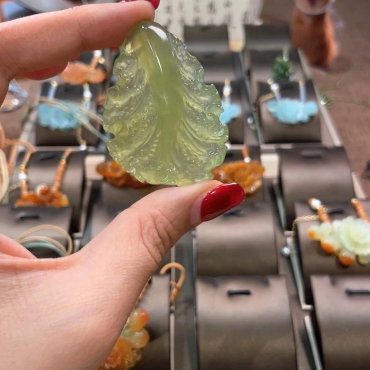 蛇纹石玉未镶嵌吊坠(赠链)