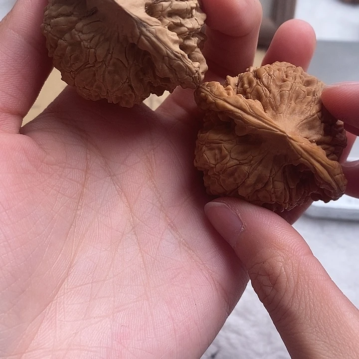 文玩核桃吊坠?****宝麒麟纹