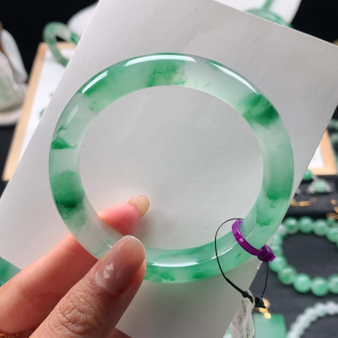 石英质玉未镶嵌手镯