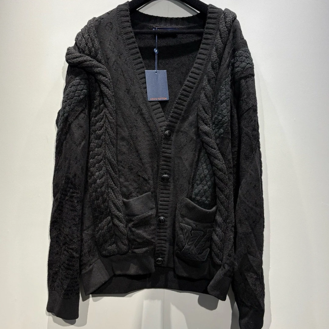 未使用 LouisVuitton/路易威登 SS25秀款满印不对称开衫/5L/0659