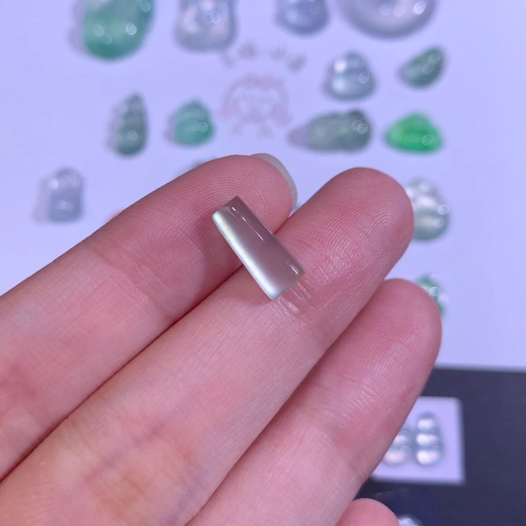 翡翠未镶嵌颈饰柱子