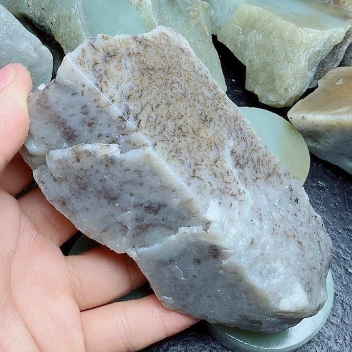 未镶嵌和田玉（糖玉）珠宝奇石