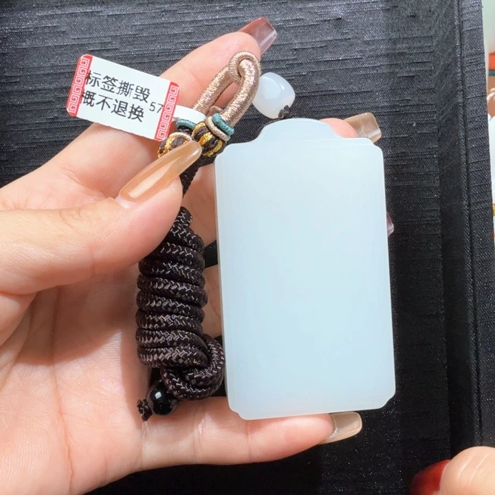 颈饰未镶嵌和田玉小*