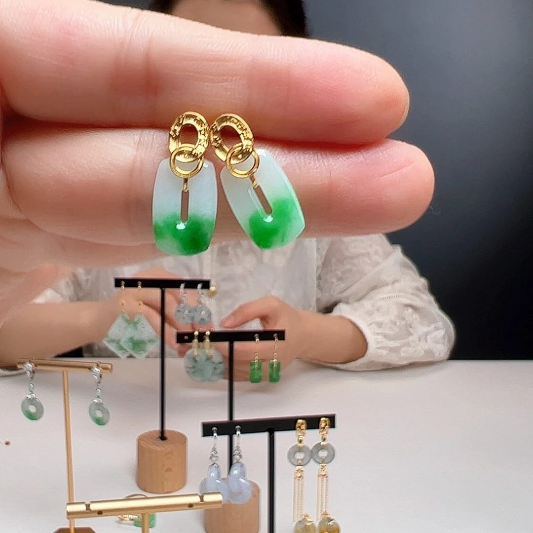 翡翠18K金镶嵌耳饰天然翡翠