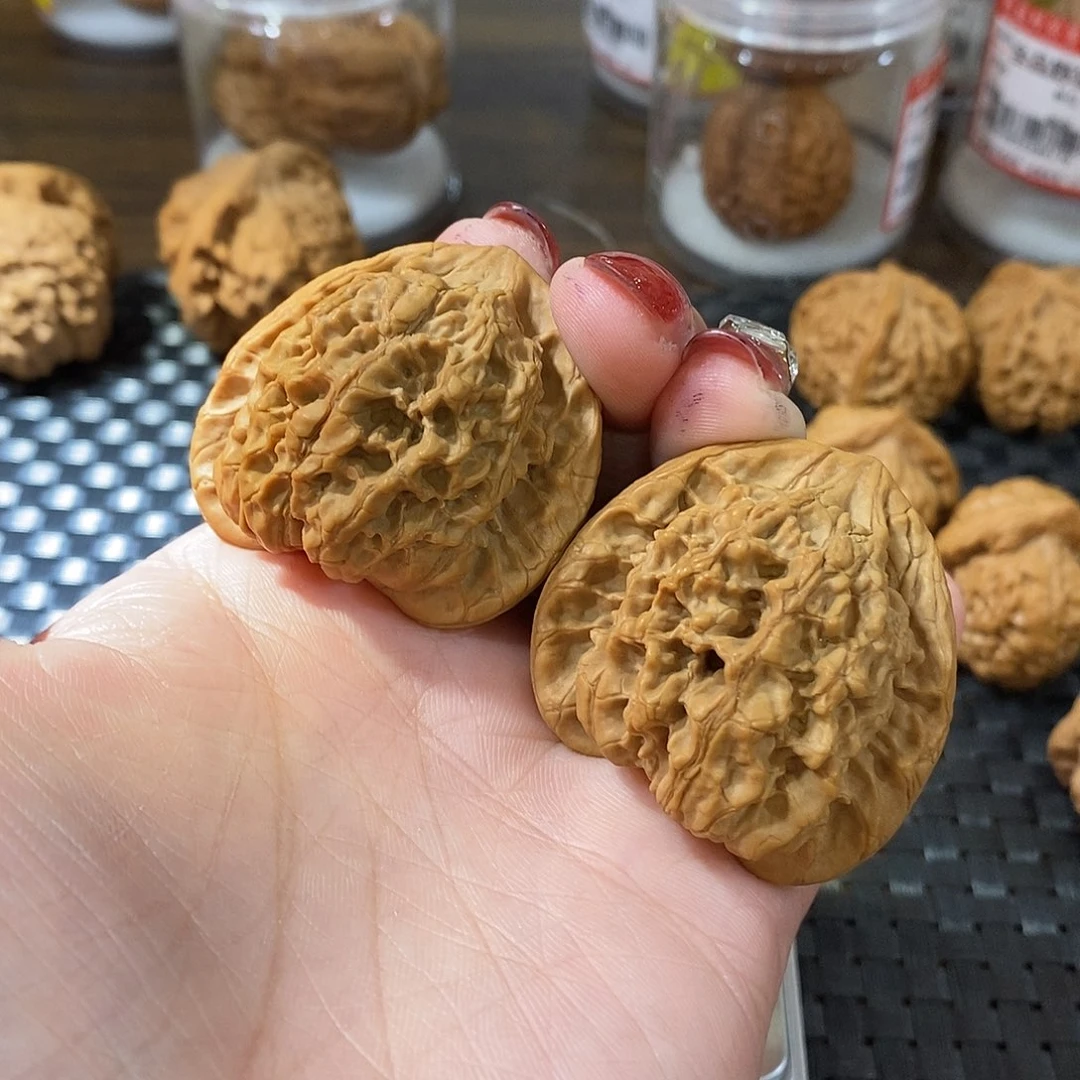 吊坠文玩核桃天残脚金三角全42