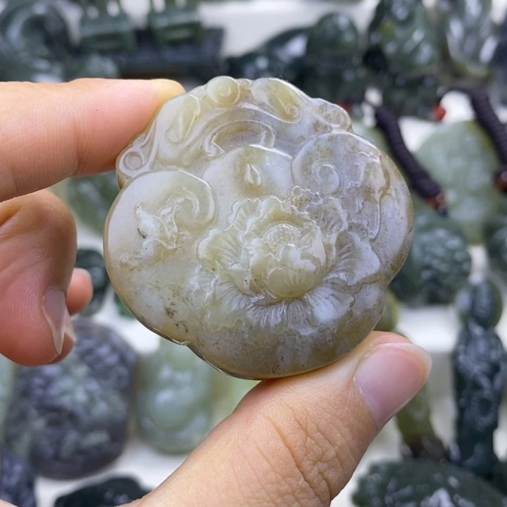 颈饰未镶嵌和田玉