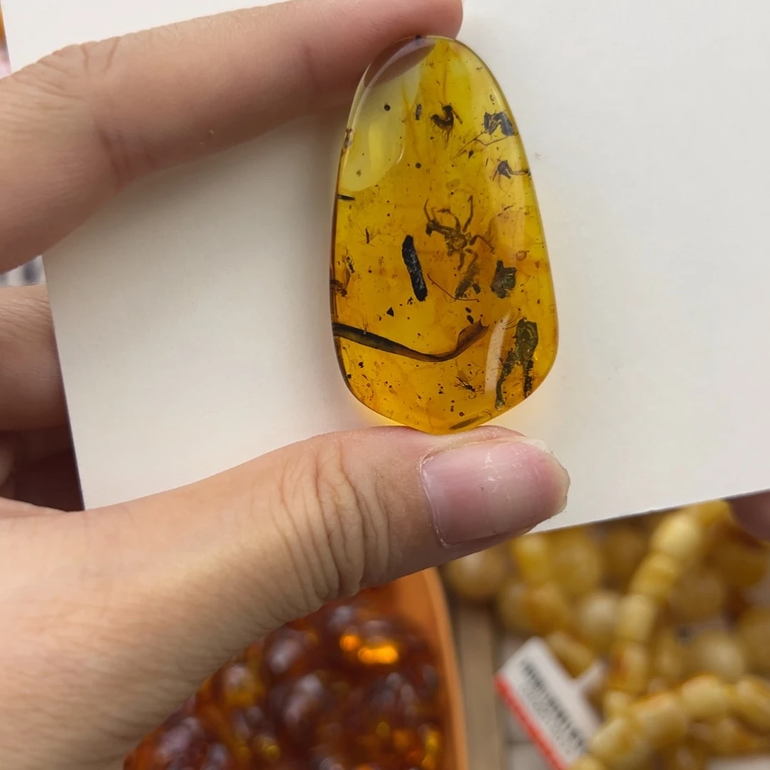 琥珀珠宝奇石未镶嵌