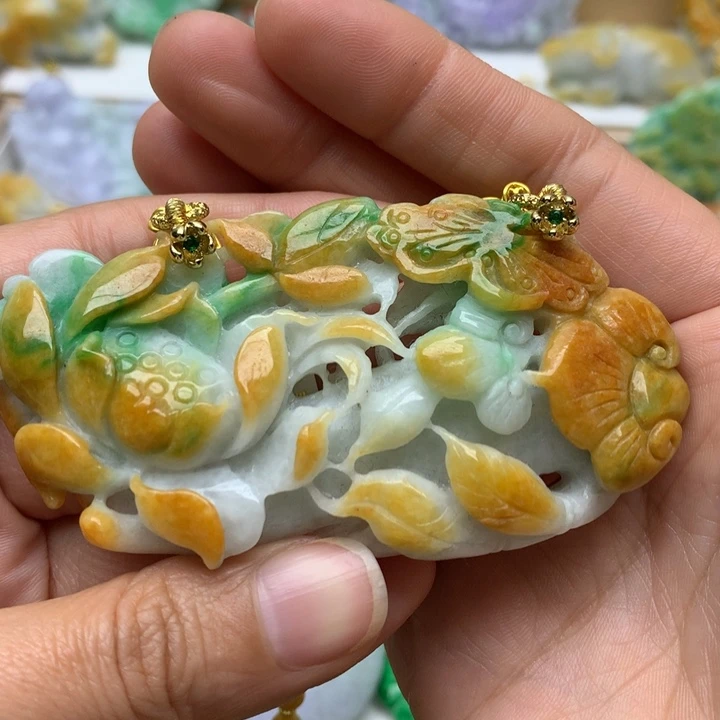 翡翠颈饰未镶嵌翡翠