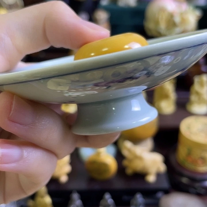 神***9瓷片精致雕刻工艺品