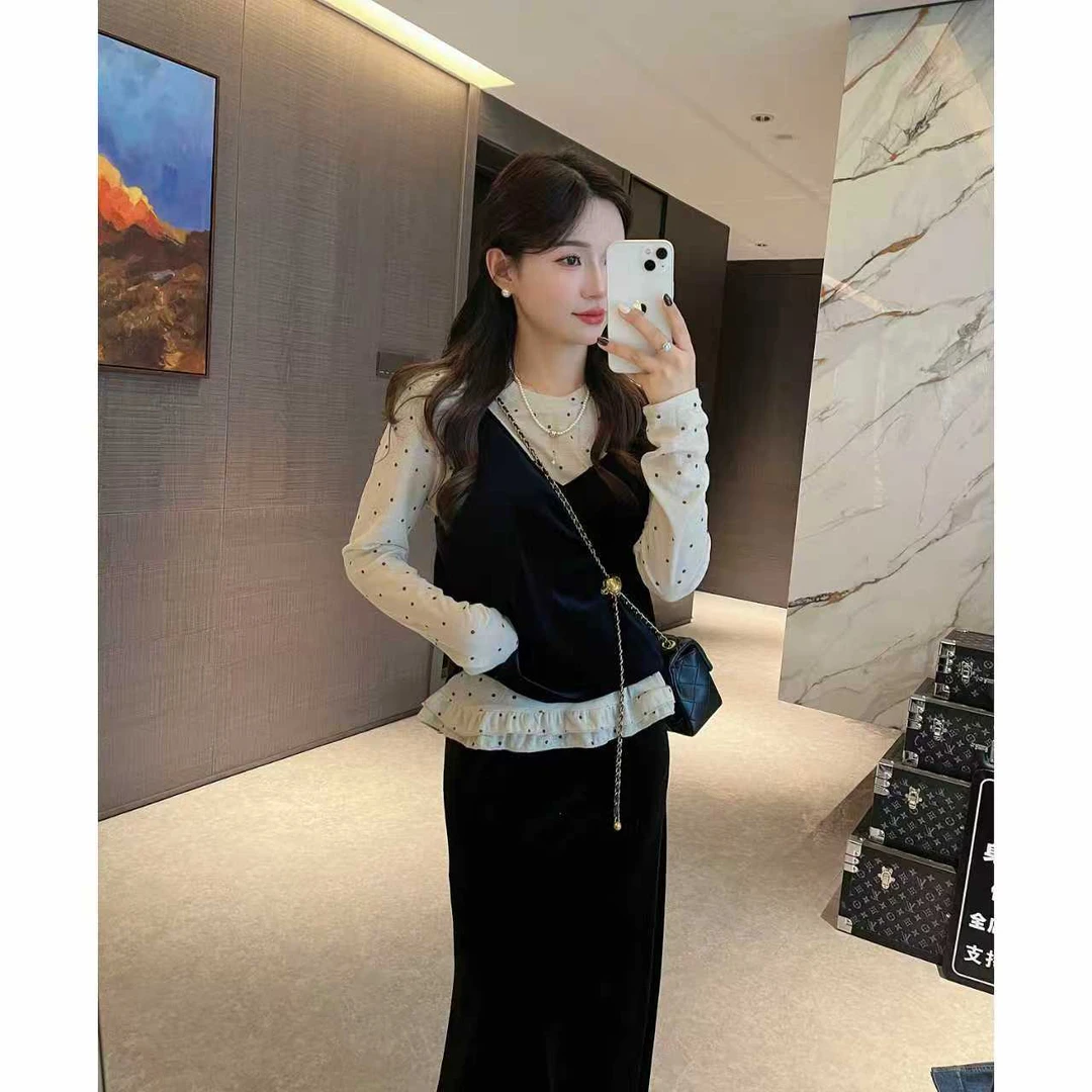 【艾美派】2025套装时尚金丝绒纯欲风木耳边波点上衣女装重工3201