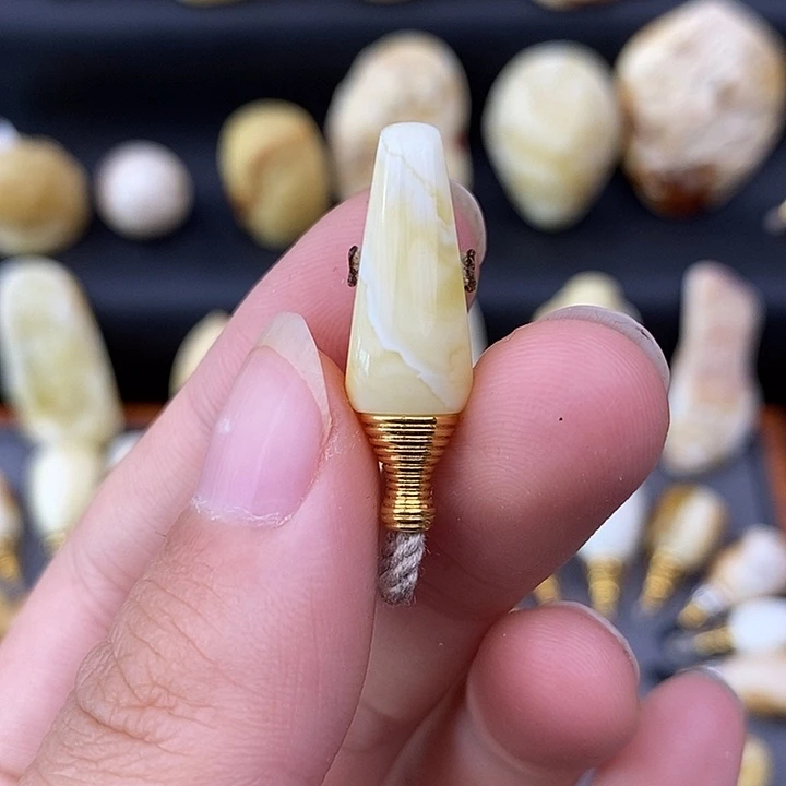 琥珀未镶嵌裸石9三通c212