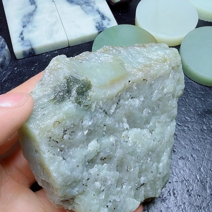 和田玉（糖玉）未镶嵌珠宝奇石