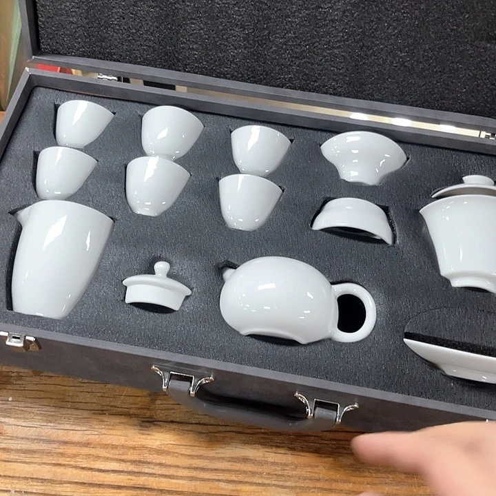 孤品茶具套装等。
