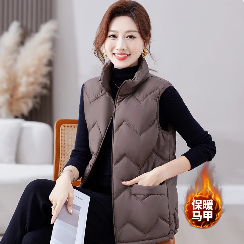 时髦保暖马甲女2025年新款中年老人短款背心妈妈装秋季坎肩棉衣