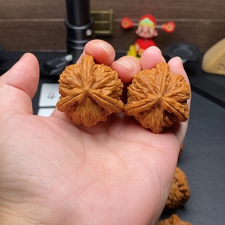 河***乐文玩核桃把件白奔