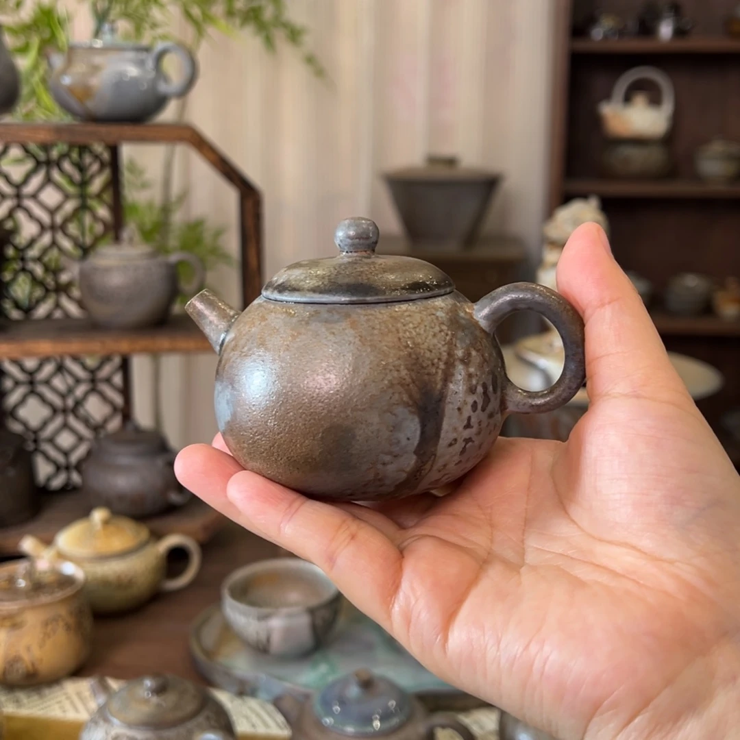 46中白重落灰精品壶