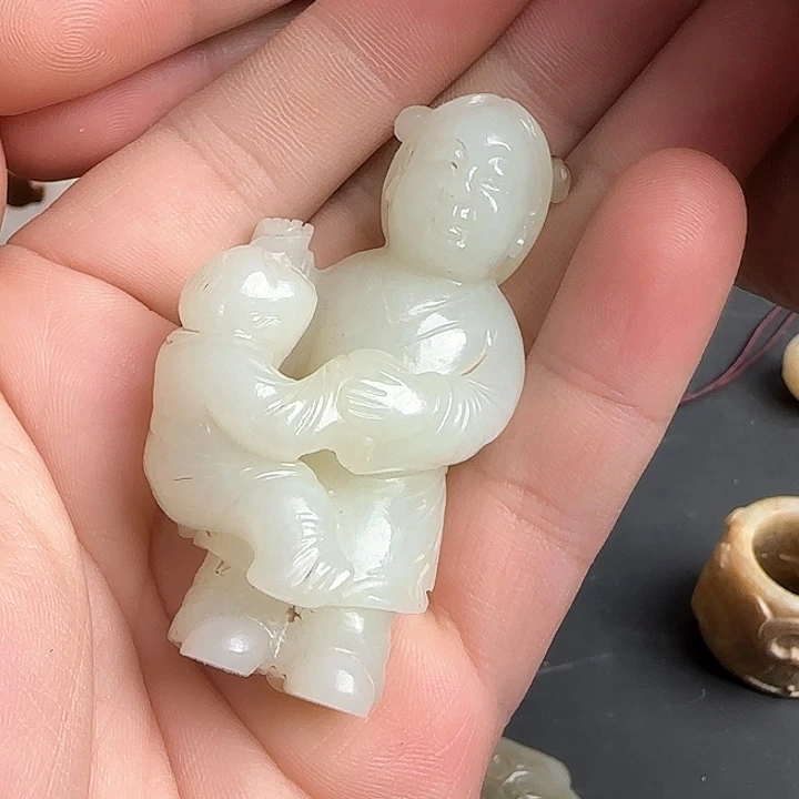 和田玉（糖玉）车挂未镶嵌美****样