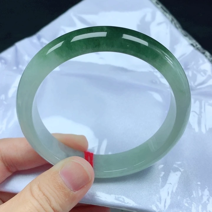 翡翠手镯未镶嵌天然翡翠手镯