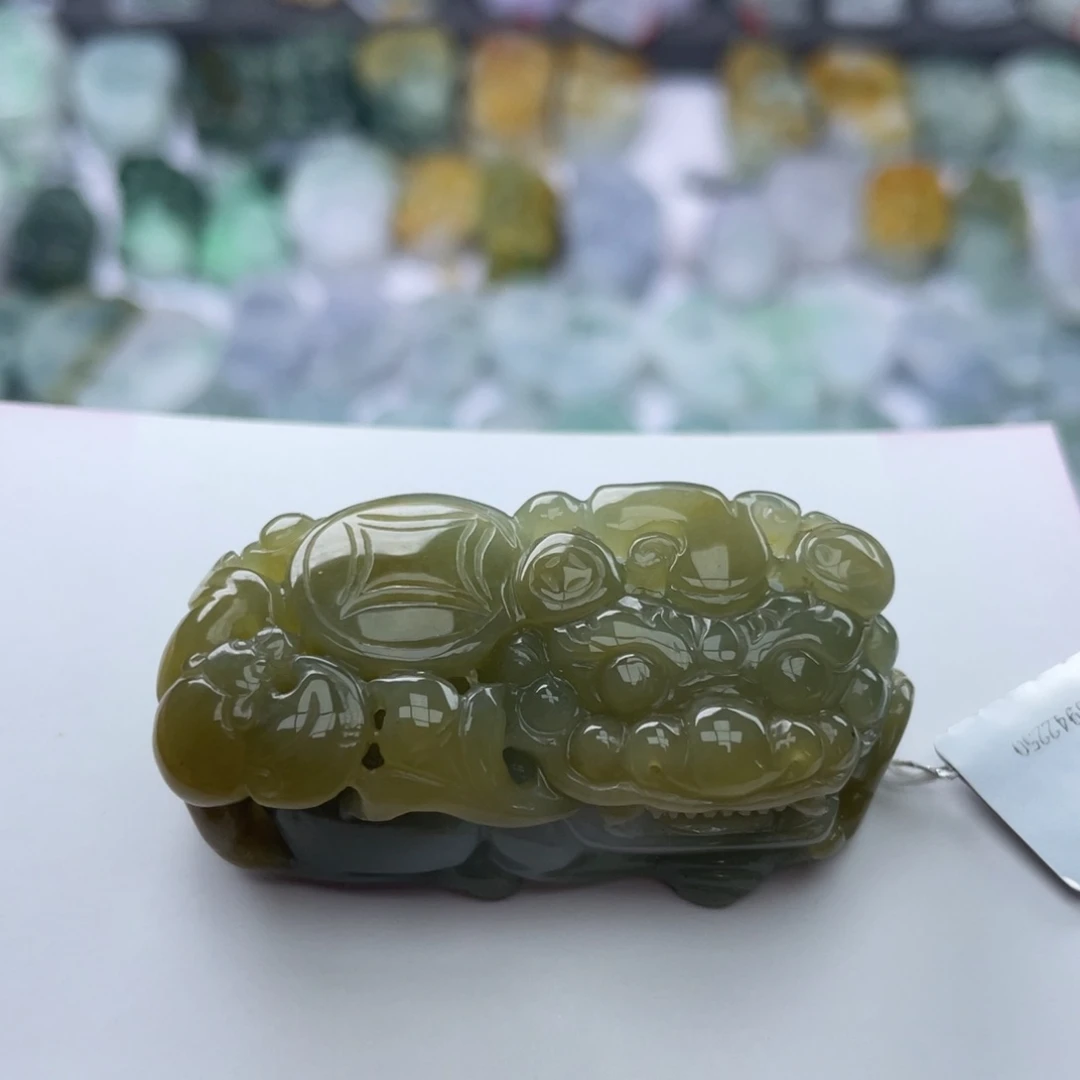 翡翠颈饰未镶嵌貔貅