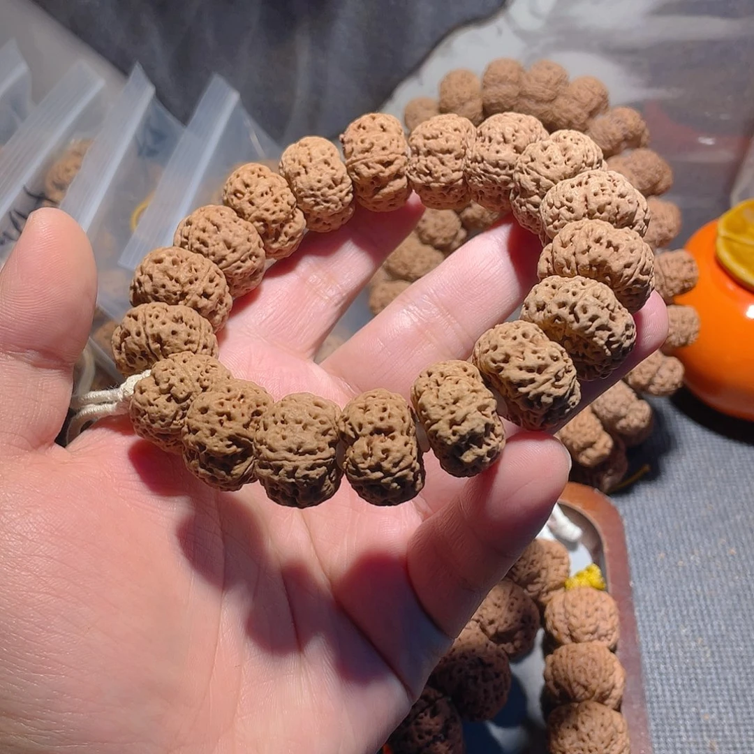 手串金刚菩提时***着夹板