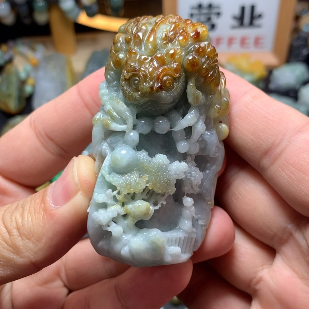 翡翠未镶嵌颈饰金蟾山水手把件